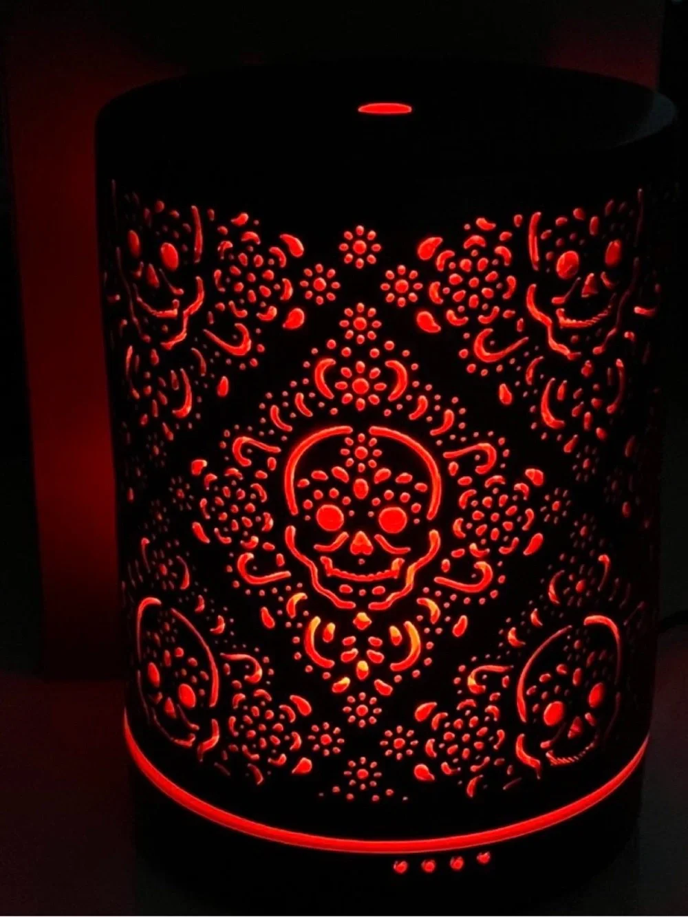Black Skull Pattern Ceramic Aroma Diffuser/ humidifier- Unbranded